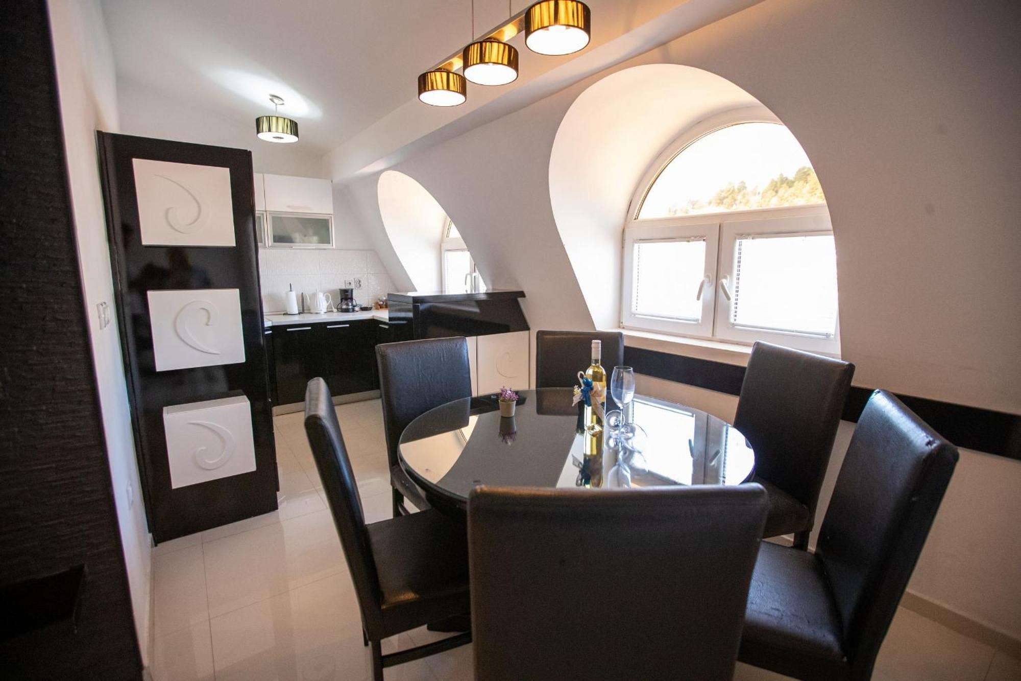 Lake View Double Balcony City Center Apartment In Ochryda Zewnętrze zdjęcie